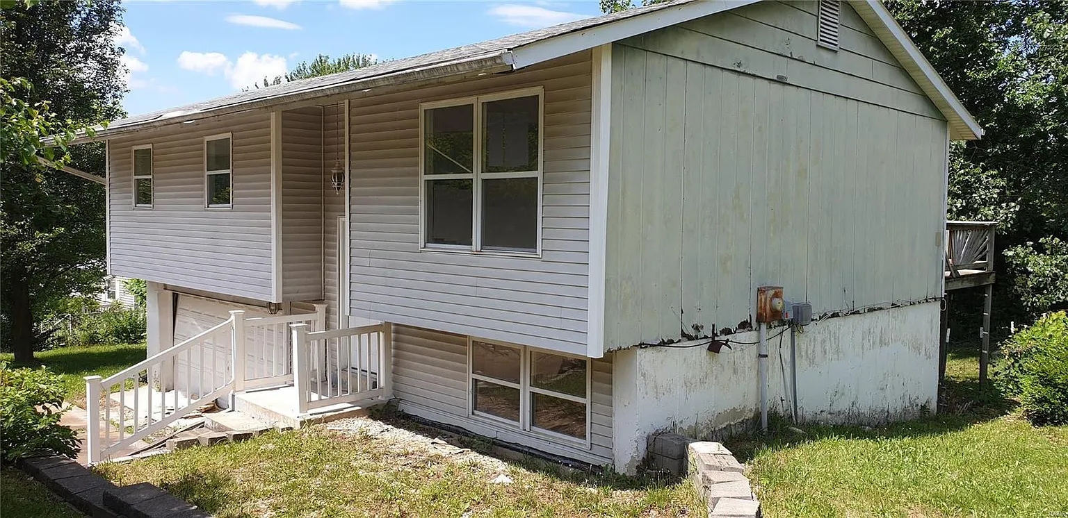 4092 Crest Dr photo 1