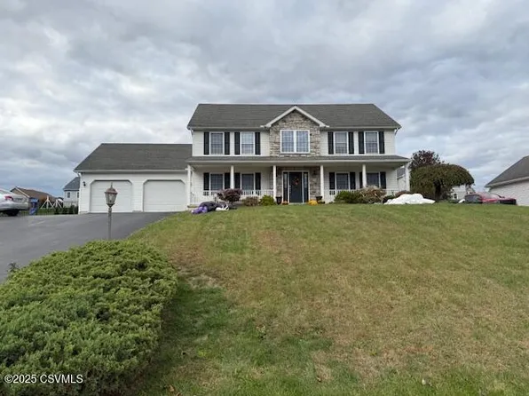 135 Karr Dr, Lewisburg, PA 17837
