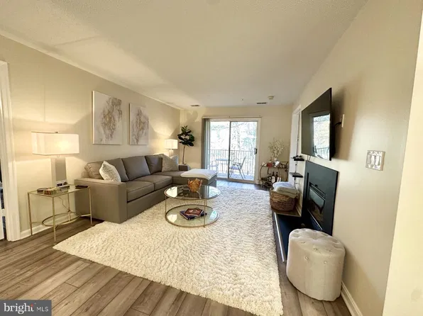10001 Vanderbilt Cir APT 5-2, Rockville, MD 20850