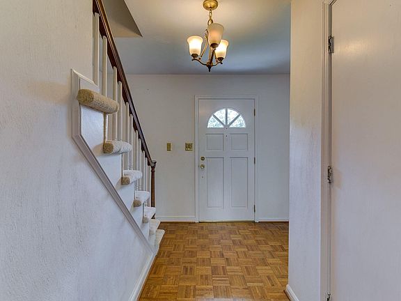 5th image of 6040 Oriole Ln