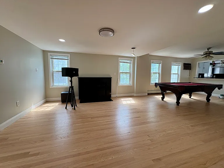 1318 Salem St — Photo 11