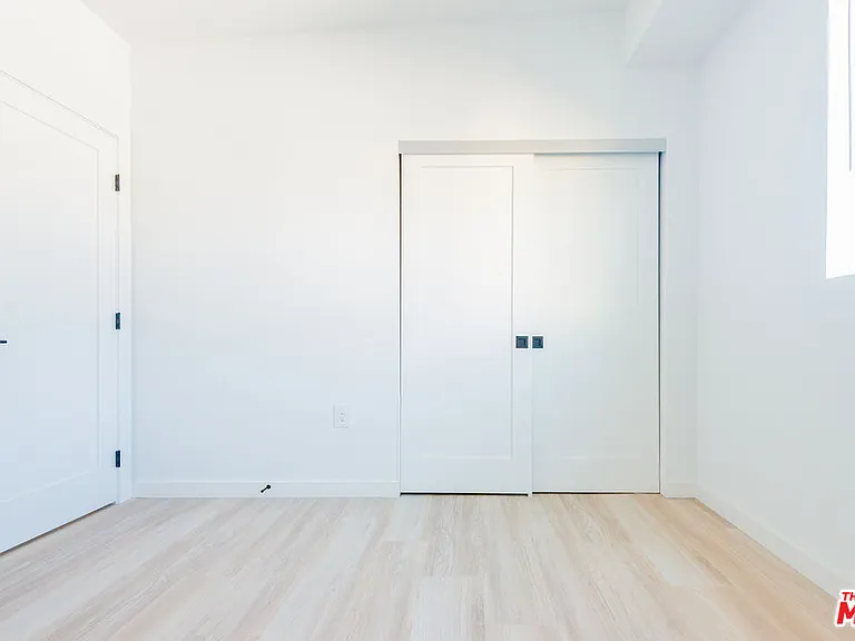 2602 Carnegie Ln #6 — Photo 23