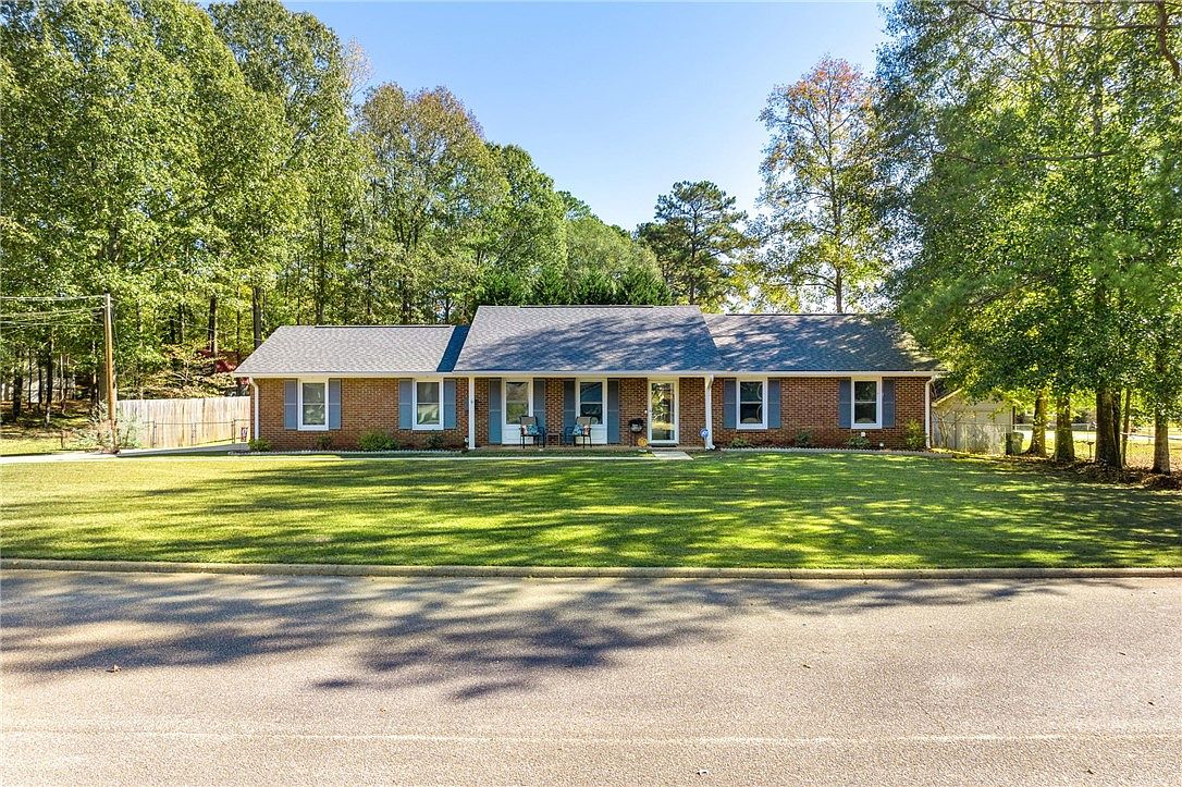 903 20th Ct SW, AL 36863 Zillow