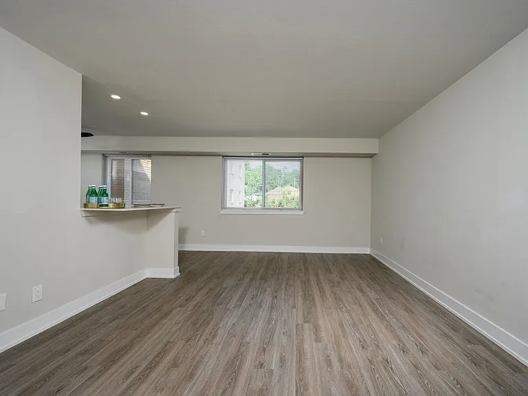 Westfield Apartments — Photo 8