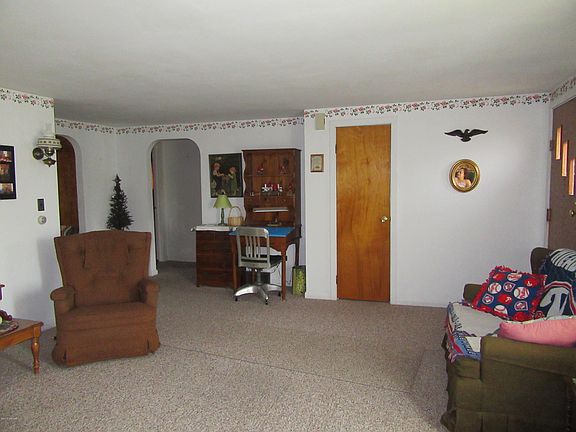5th image of 390 E 5th Ave S