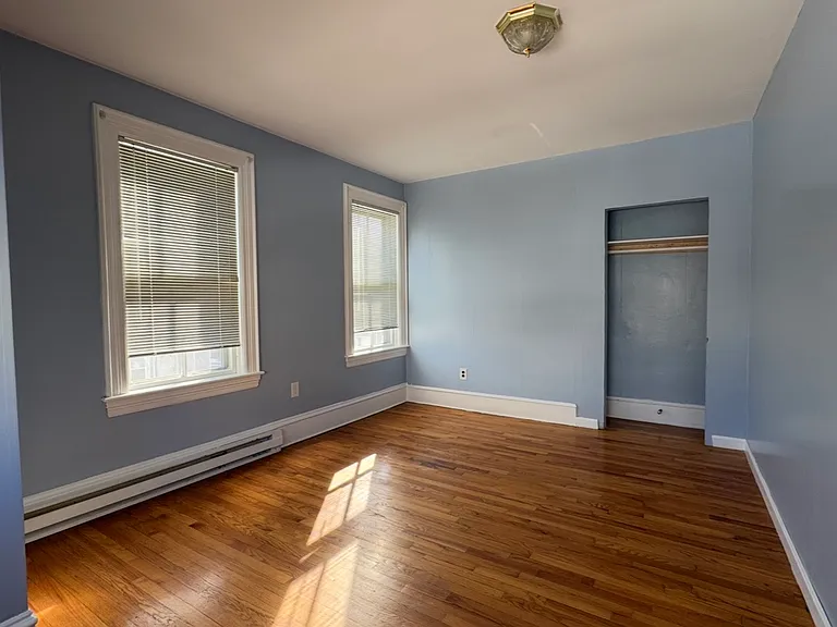 631 Walnut St #2 — Photo 9