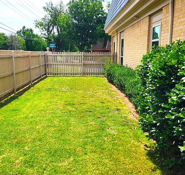 7900 Lakehurst Dr — Photo 37