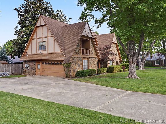 5th image of 5706 S Columbia Pl