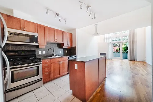 1240 India St Photo 1
