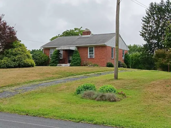 124 S Center St, Fredericksburg, PA 17026