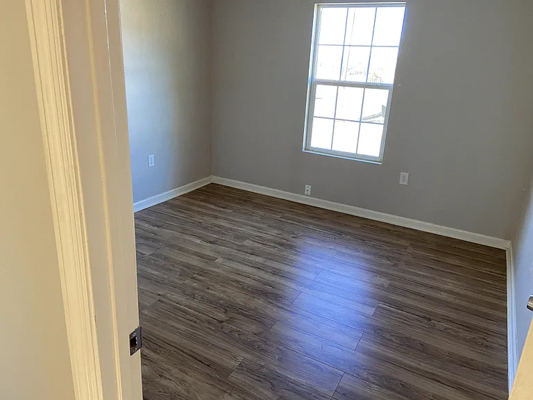 201 Fern Bank Dr #A — Photo 2