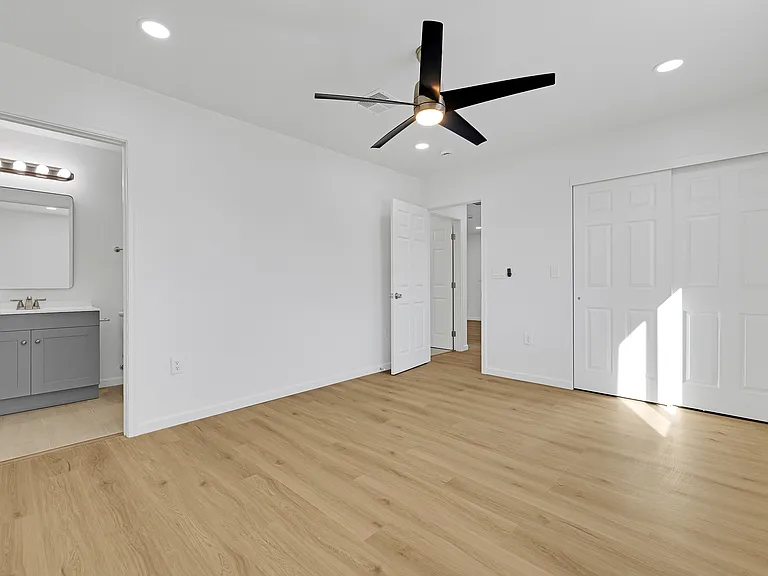 948 E Waverly St #B — Photo 20