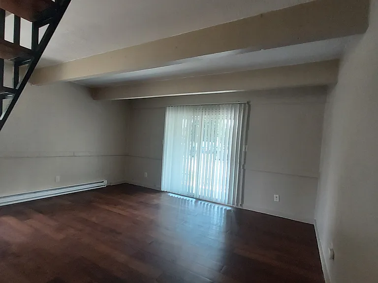 437 S 2nd St #B — Photo 3