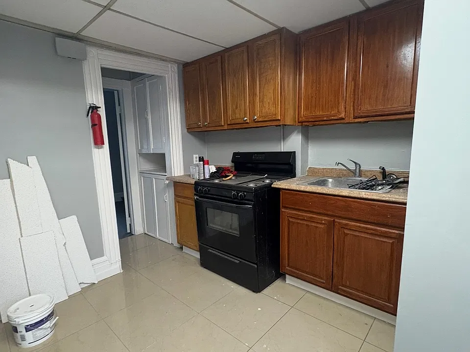 266 Garside St #3
