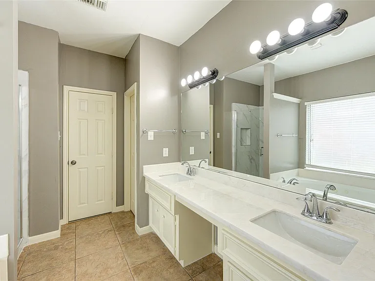 22122 Shady Heath Ln — Photo 33