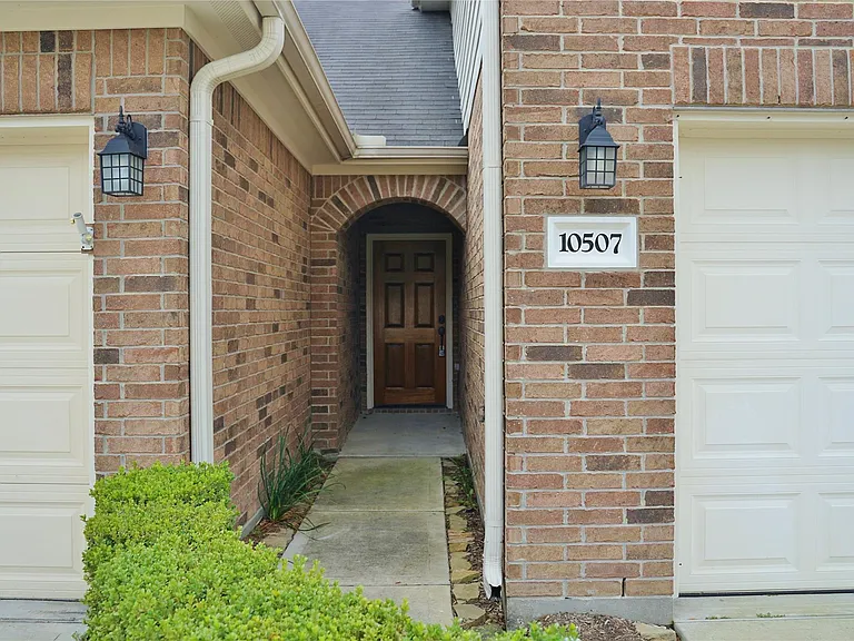10507 Willow Park Grn — Photo 2