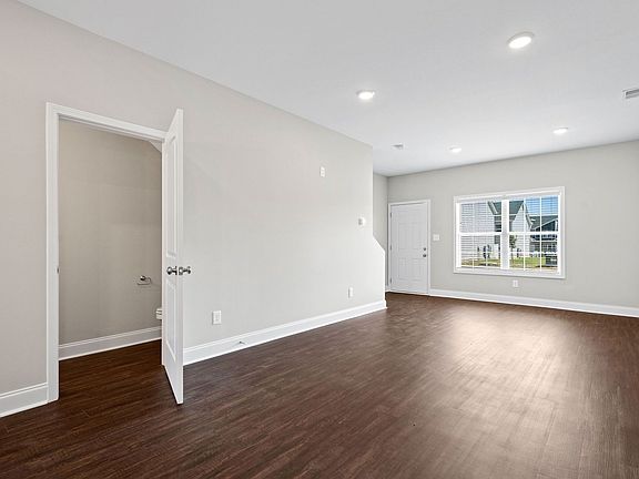 4th image of 841 Professional Park Dr #404