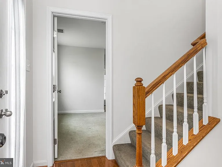 202 Bardel Dr #202 — Photo 23