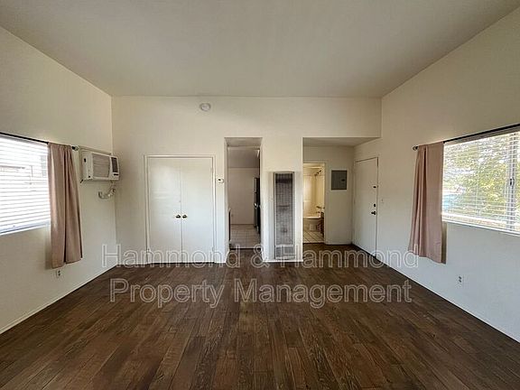 2nd image of 5723 Willowcrest Ave APT 6