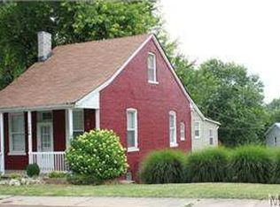 1208 N 4th St, Saint Charles, MO 63301