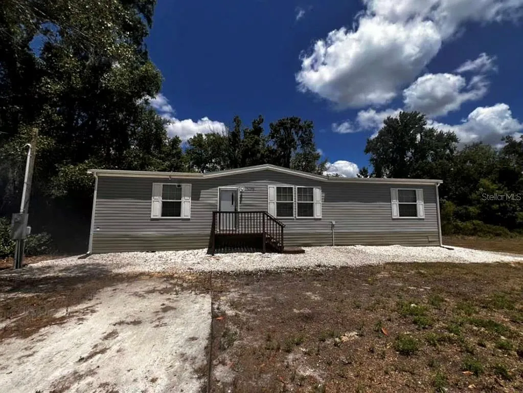 3 bed, 2.0 bath, 1512 sqft, $2,295 — Photo 1