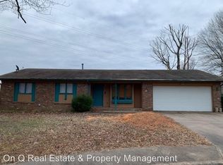 1732 N Sioux Ct, Fayetteville, AR 72701