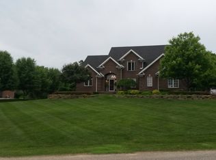 8172 Grand Oaks Ct, Washington, MI 48095