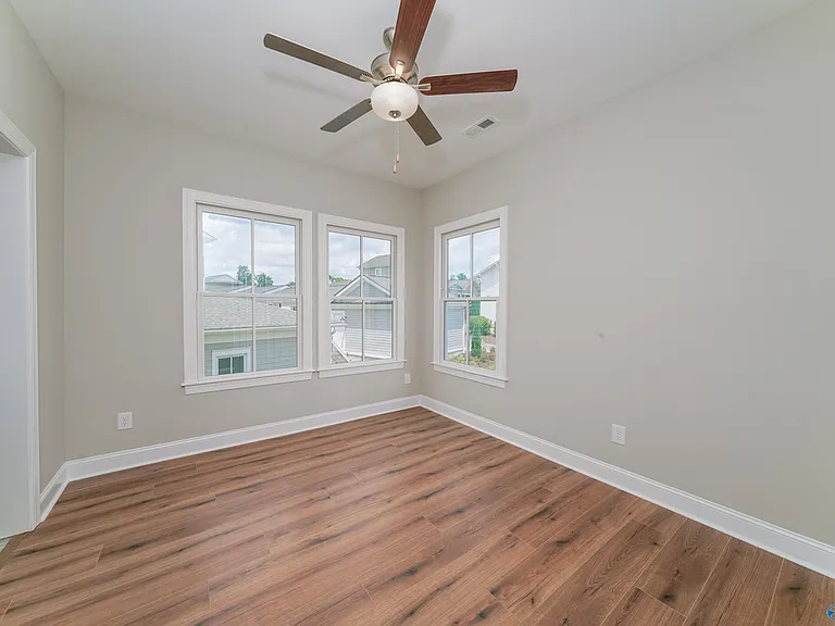 30 Pine St NW — Photo 8