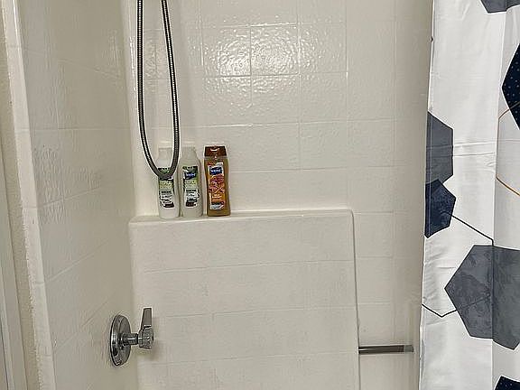 3rd image of 21520 Burbank Blvd APT 319