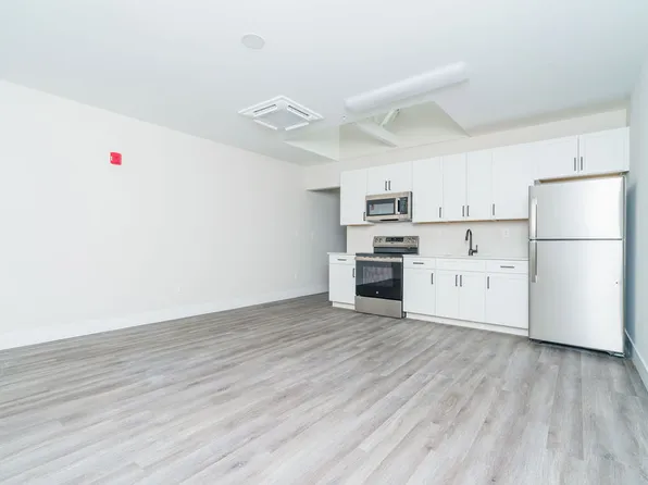 Riverwalk Apartments
