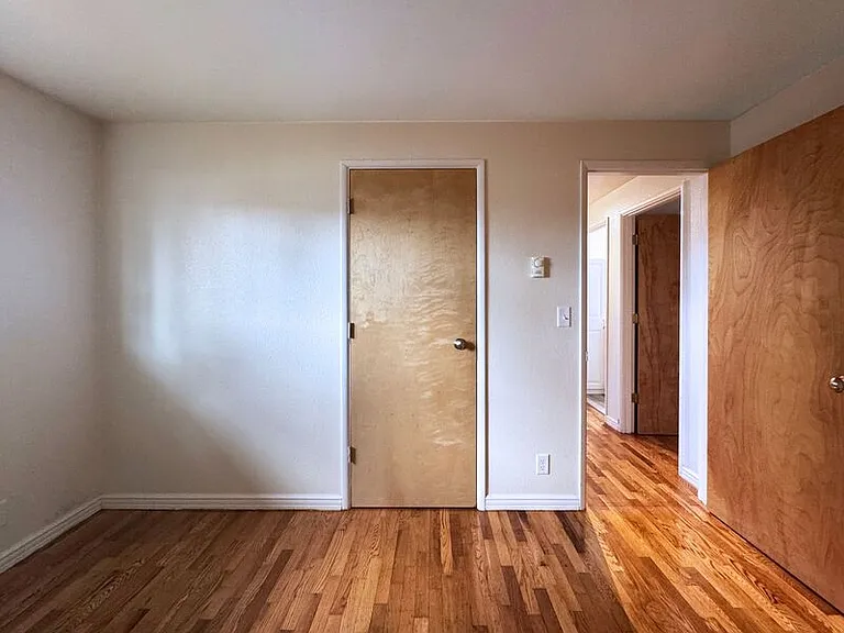 1161 N Park Ave — Photo 23