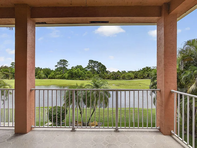 1724 Annandale Cir — Photo 48
