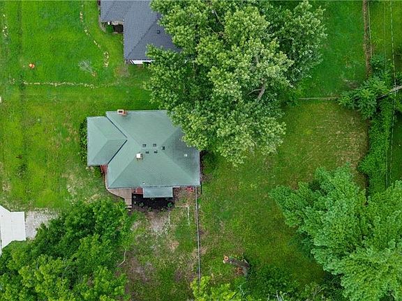 2nd image of 714 E Gudgell Ave