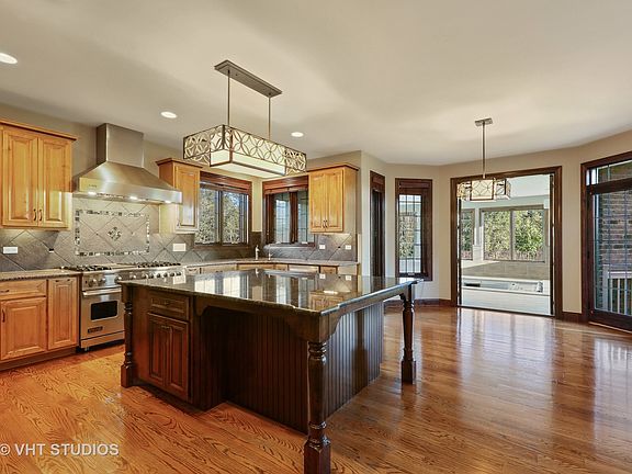 5th image of 7625 Pineview Ct