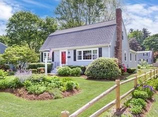 4 Autumn Ln, Walpole, MA 02081