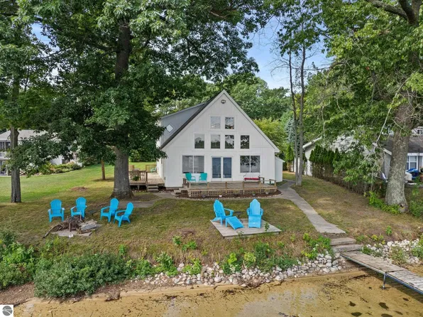 298 Bass Lake Rd, Traverse City, MI 49685
