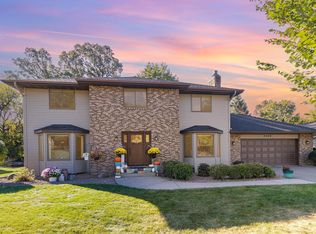 2100 Viburnum Trl, Eagan, MN 55122