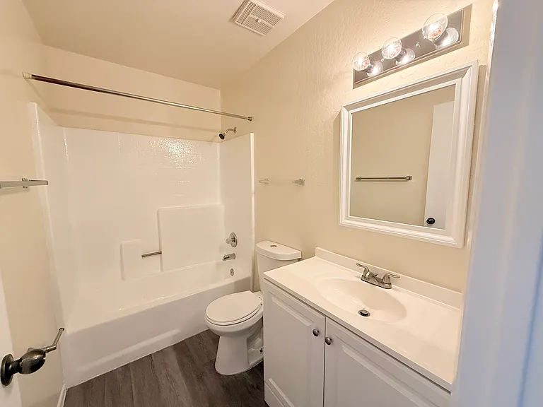 12815 N 113th Ave #2 — Photo 8