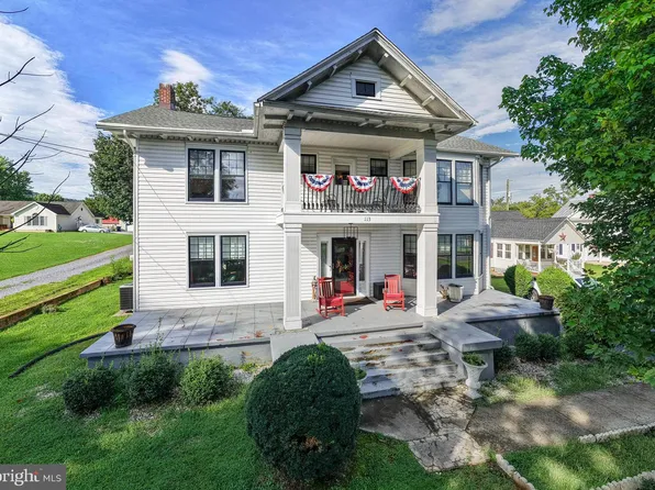 113 W Main St, Stanley, VA 22851