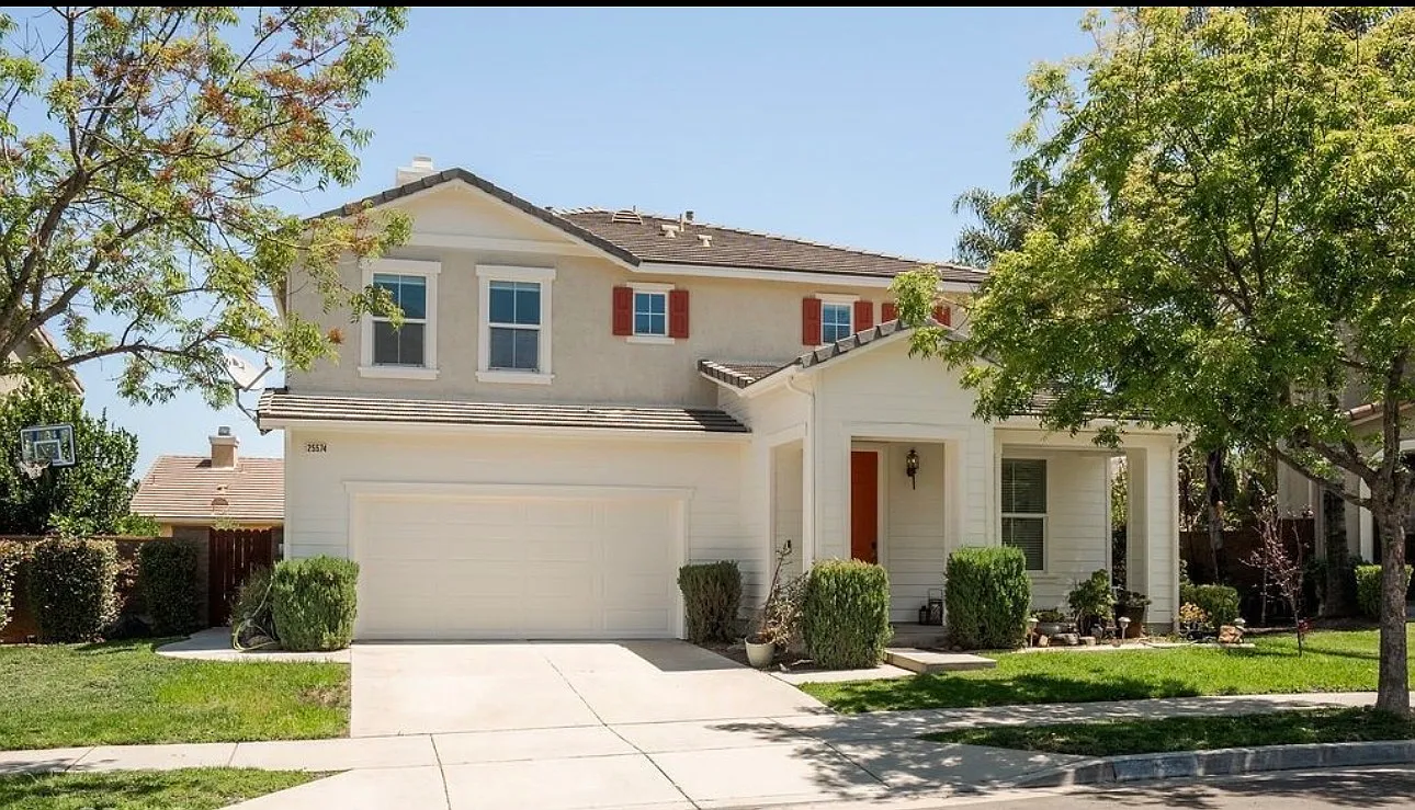 4 bed, 2717 sqft, $4,250 — Photo 3