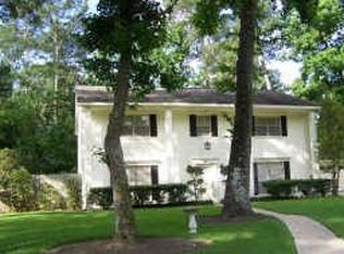 906 Woodfield Ln, Houston, TX 77073