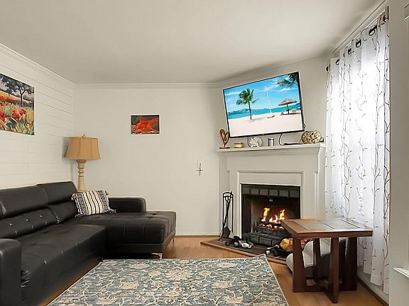 3rd image of 1044 Planters Pl