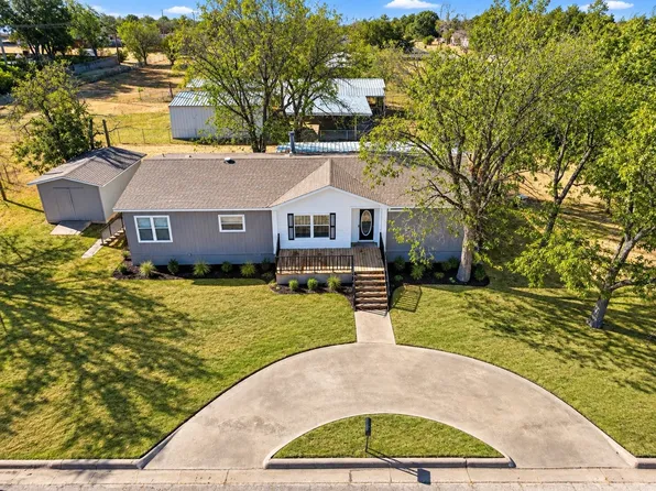 1200 1st St, Graham, TX 76450