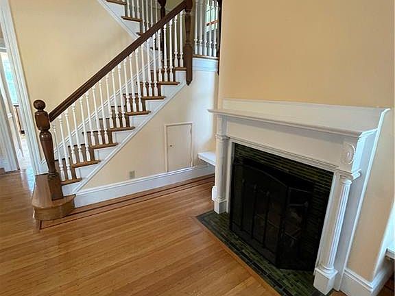 3rd image of 115 Keene St
