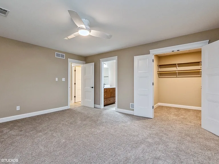 214 Manor Dr #D — Photo 8