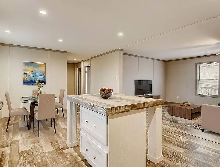 3 bed, 1450 sqft, $1,695 — Photo 3