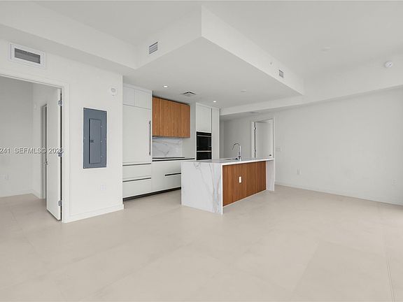 4th image of 1400 Biscayne #1901