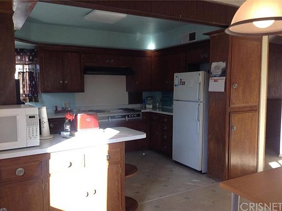 Large Country Style Kitchen with adjoining Dining