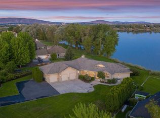 12507 Eagle Reach Ct, Pasco, WA 99301