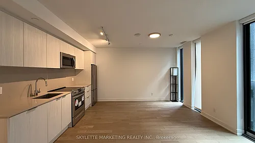 25 Richmond St E #207 Photo 1